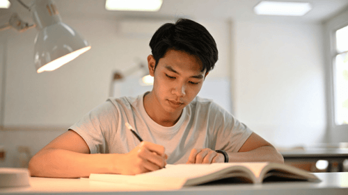 AI and College Essays: Why Using Artificial Intelligence Can Hurt Your Application